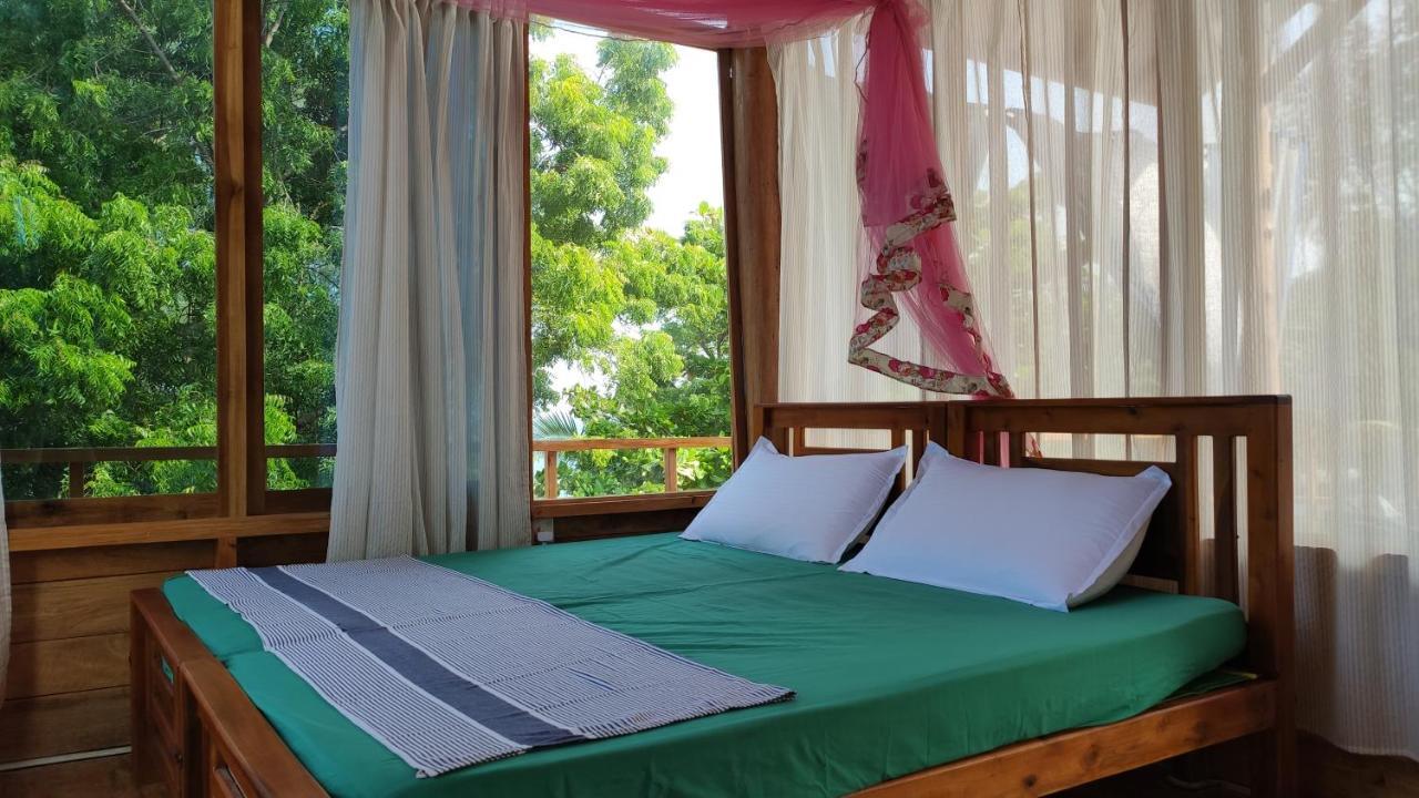 Surf Beach Hotel Arugam Bay Exterior photo
